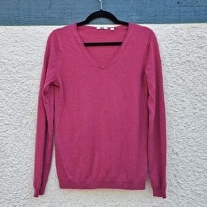 Uniqlo pink v neck cashmere sweater medium